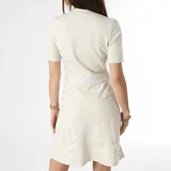 Calvin Klein Robe Manches Courtes Femme Tape Milano 1408 Beige 9 Calvin Klein Robe Manches Courtes Femme Tape Milano 1408 Beige -Promos Sublisane Magasin calvin klein 371032 J20J221408 ACF 20230524T140113 04