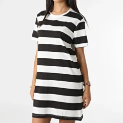 ONLY Robe Tee Shirt Femme June Stripe Noir Blanc -Promos Sublisane Magasin only 315774 15252599 BLACK CLOUD DANCER 20220429T161346 03