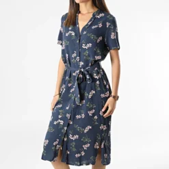 Vero Moda Robe Chemise Femme Vica Bleu Marine Floral 8 Vero Moda Robe Chemise Femme Vica Bleu Marine Floral -Promos Sublisane Magasin vero moda 310157 10263743 NAVY BLAZER NELLIE 20220329T161012 03
