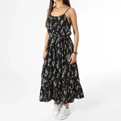Vero Moda Robe Femme Easy Noir Floral -Promos Sublisane Magasin vero moda 365989 10286748 BLACK MILA 20230414T150021 03